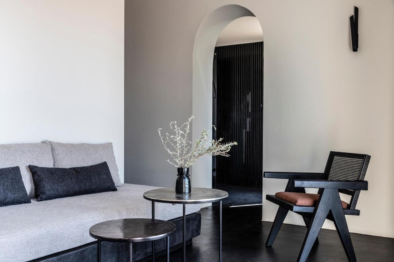 Nimbus Santorini Aparthotel Oía Exteriör bild