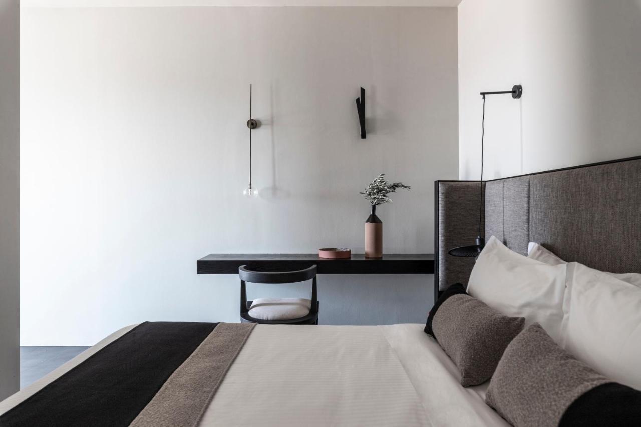 Nimbus Santorini Aparthotel Oía Exteriör bild