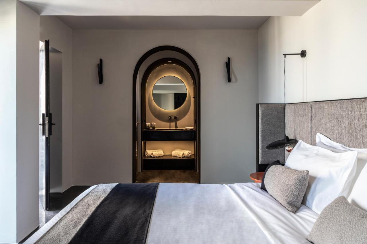 Nimbus Santorini Aparthotel Oía Exteriör bild