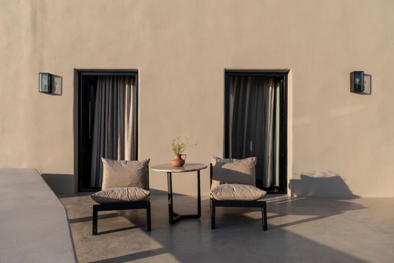 Nimbus Santorini Aparthotel Oía Exteriör bild