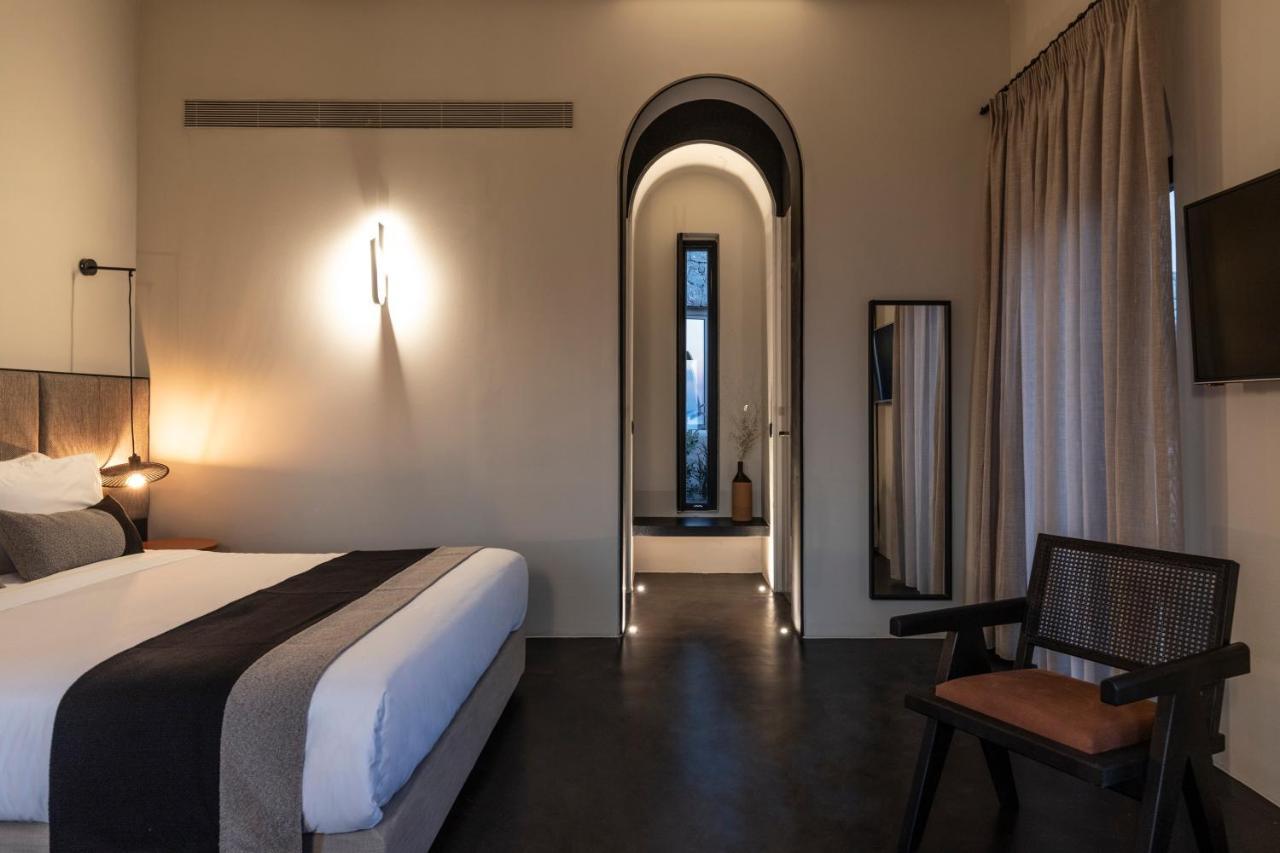 Nimbus Santorini Aparthotel Oía Exteriör bild
