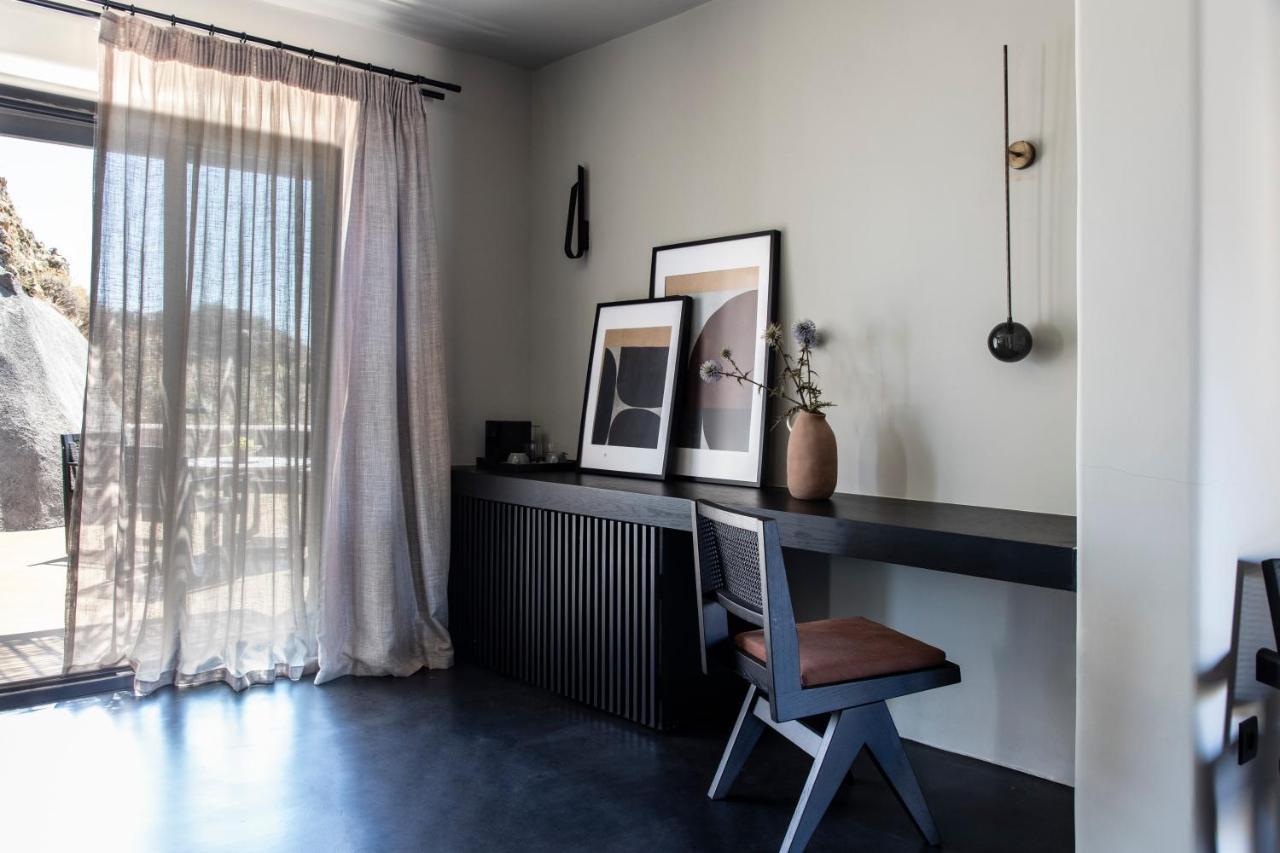 Nimbus Santorini Aparthotel Oía Exteriör bild
